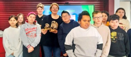 Gruppenfoto mit einem Igel