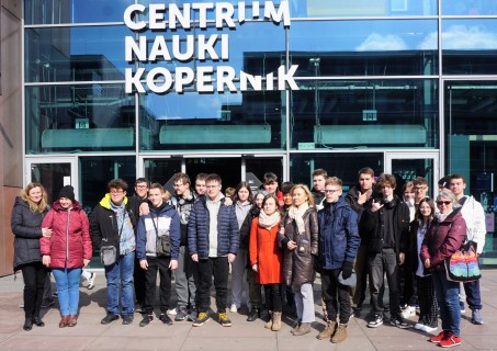 Gruppenfoto vor dem Kopernikus-Wissenschaftsmuseum